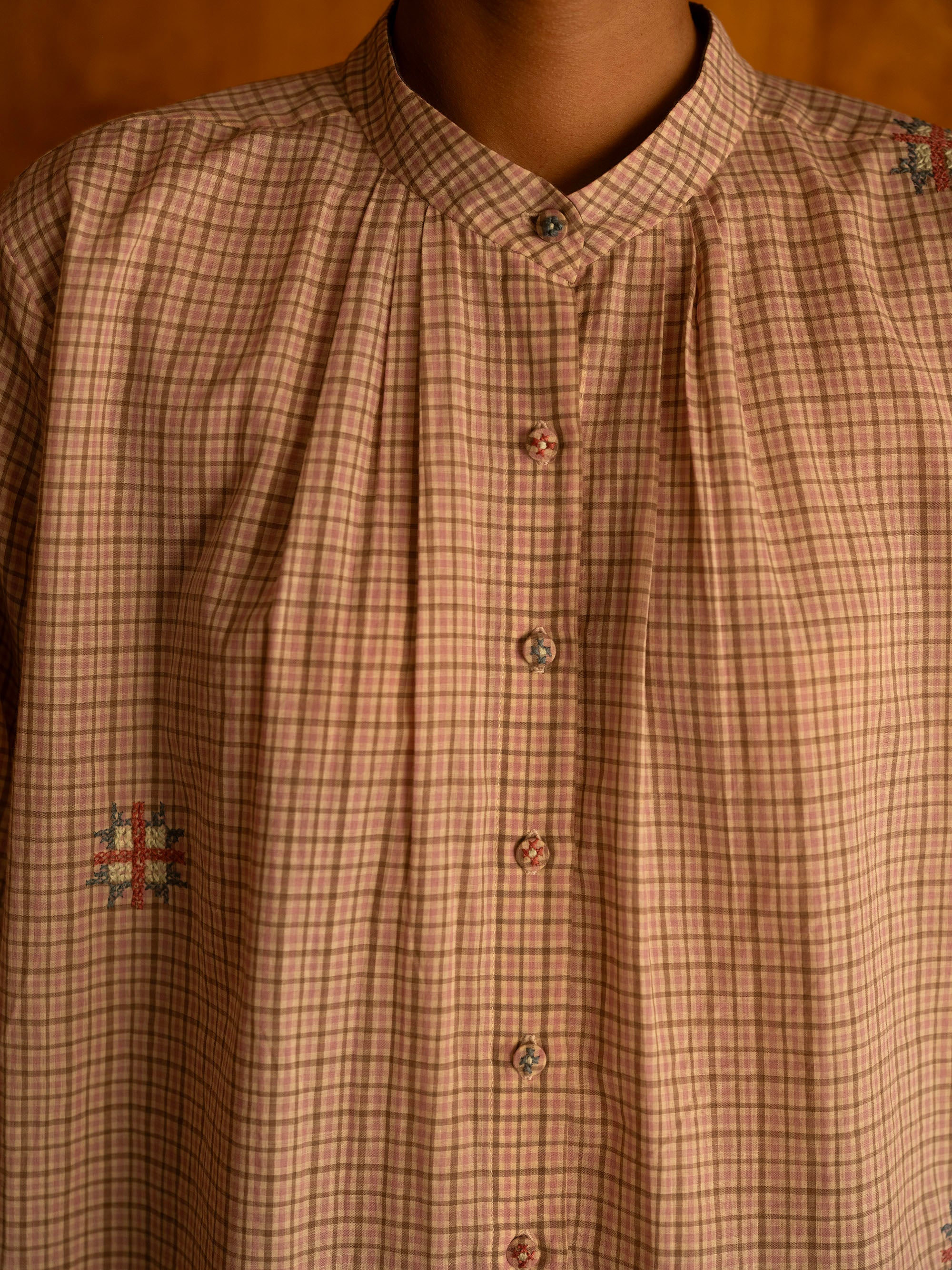 The She Knows What She Likes Shirt – Pink