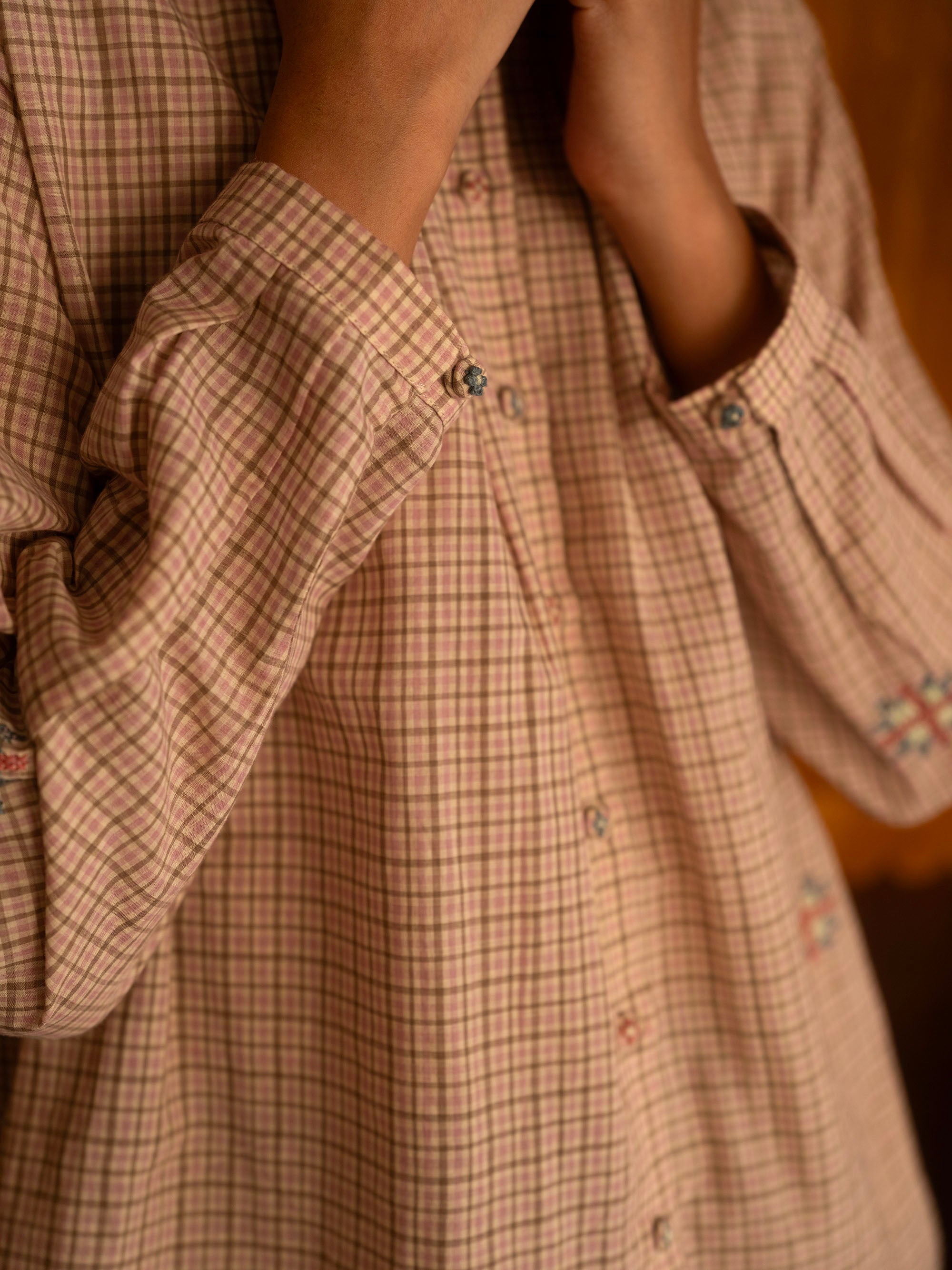 The She Knows What She Likes Shirt – Pink